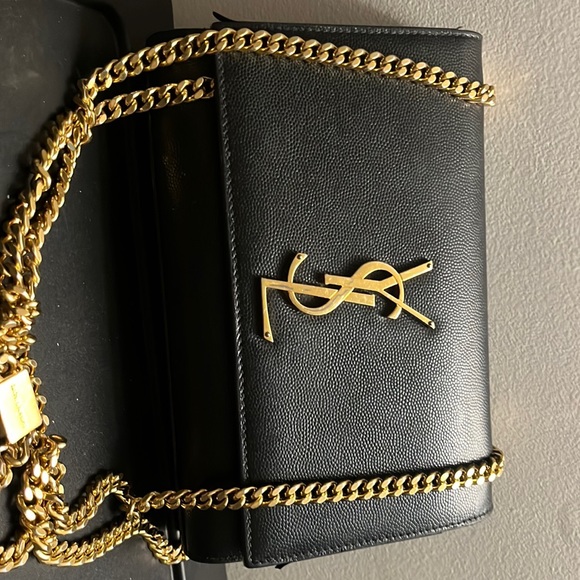 n*w様 Yves Saint Laurent ゴールドレザー バッグ Yves Saint Laurent Gold Chevron Quilted Textured Leather